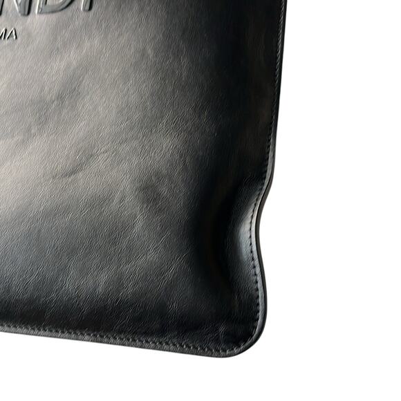 $2750 FENDI large TOTE black leather embossed Fendi logo excellent Condi… - Picture 14 of 15